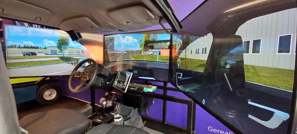 Een auto-simulator waarin leerlingen kunnen oefenen voor hun rijbewijs